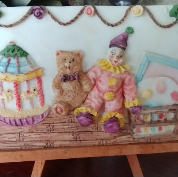 Table/Desk top Clown Portrait on Easel - Picture 6 of 13